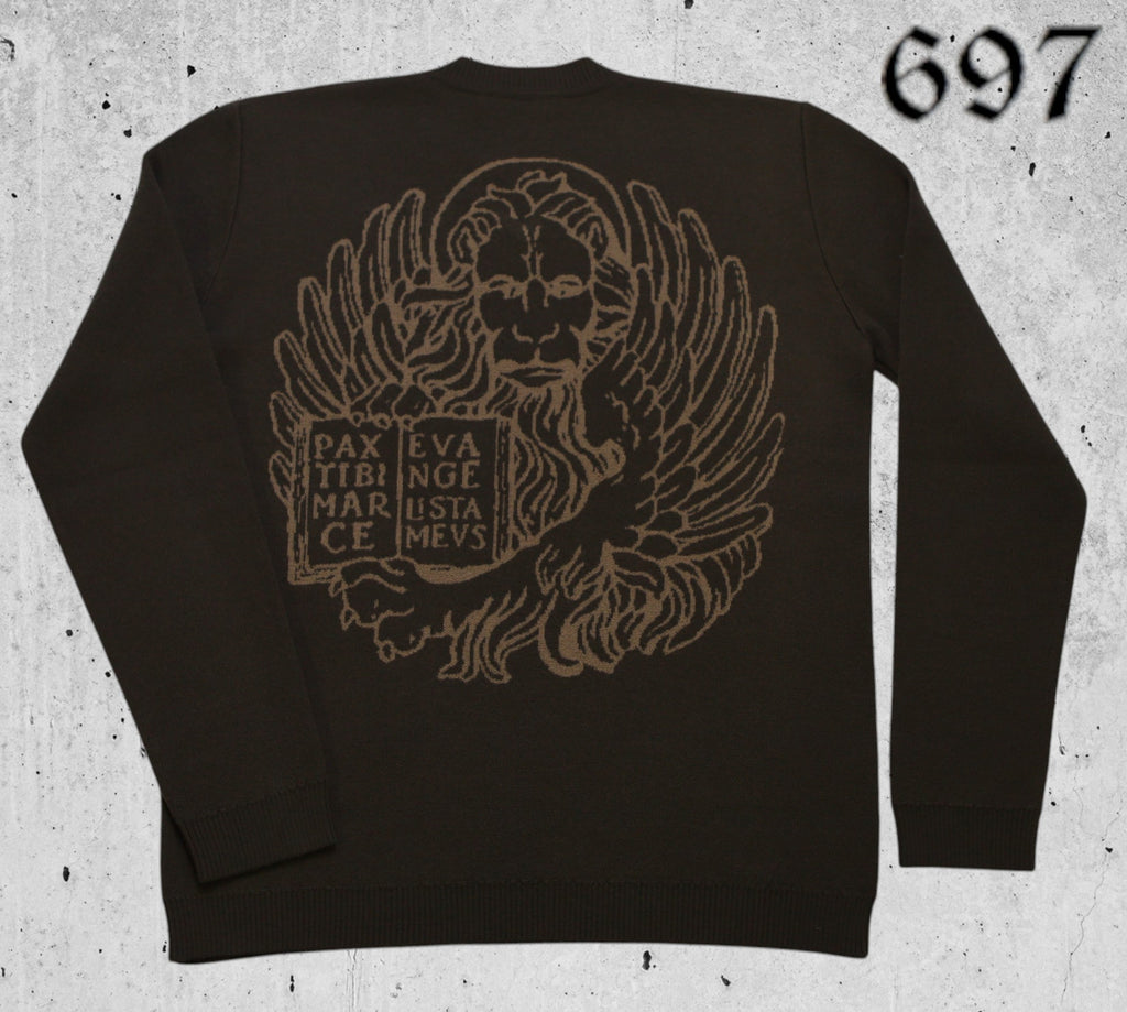 Maglione scollo V in lana con leone in moeca