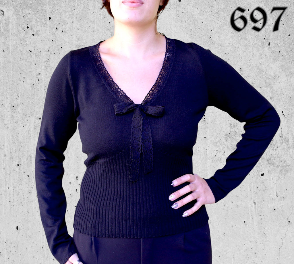 Maglia in Lana con Ampio Scollo a V Bordato in Pizzo