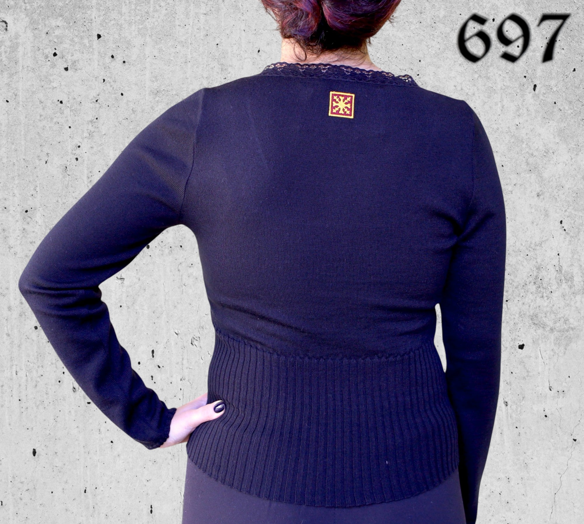 Maglia in Lana con Ampio Scollo a V Bordato in Pizzo