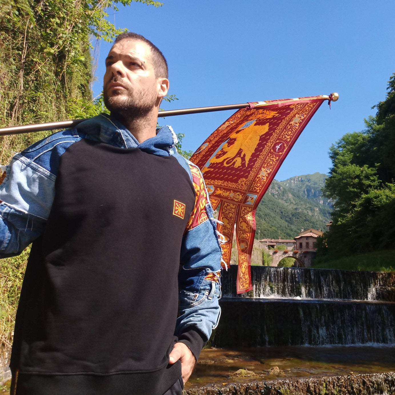 Felpa Hoodie Over con Inserti Jeans Vintage Blu